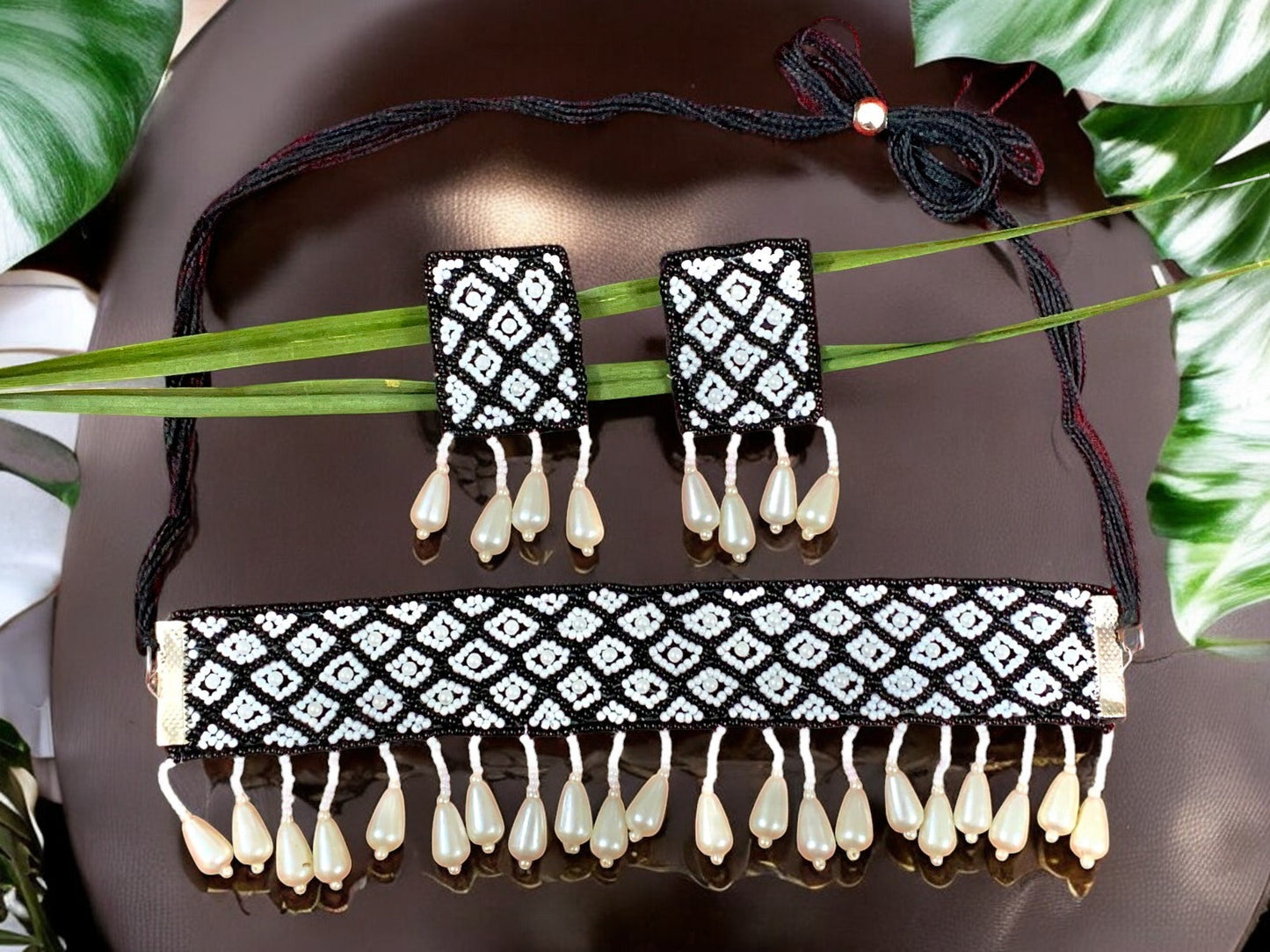 Black and White Handbeaded Set