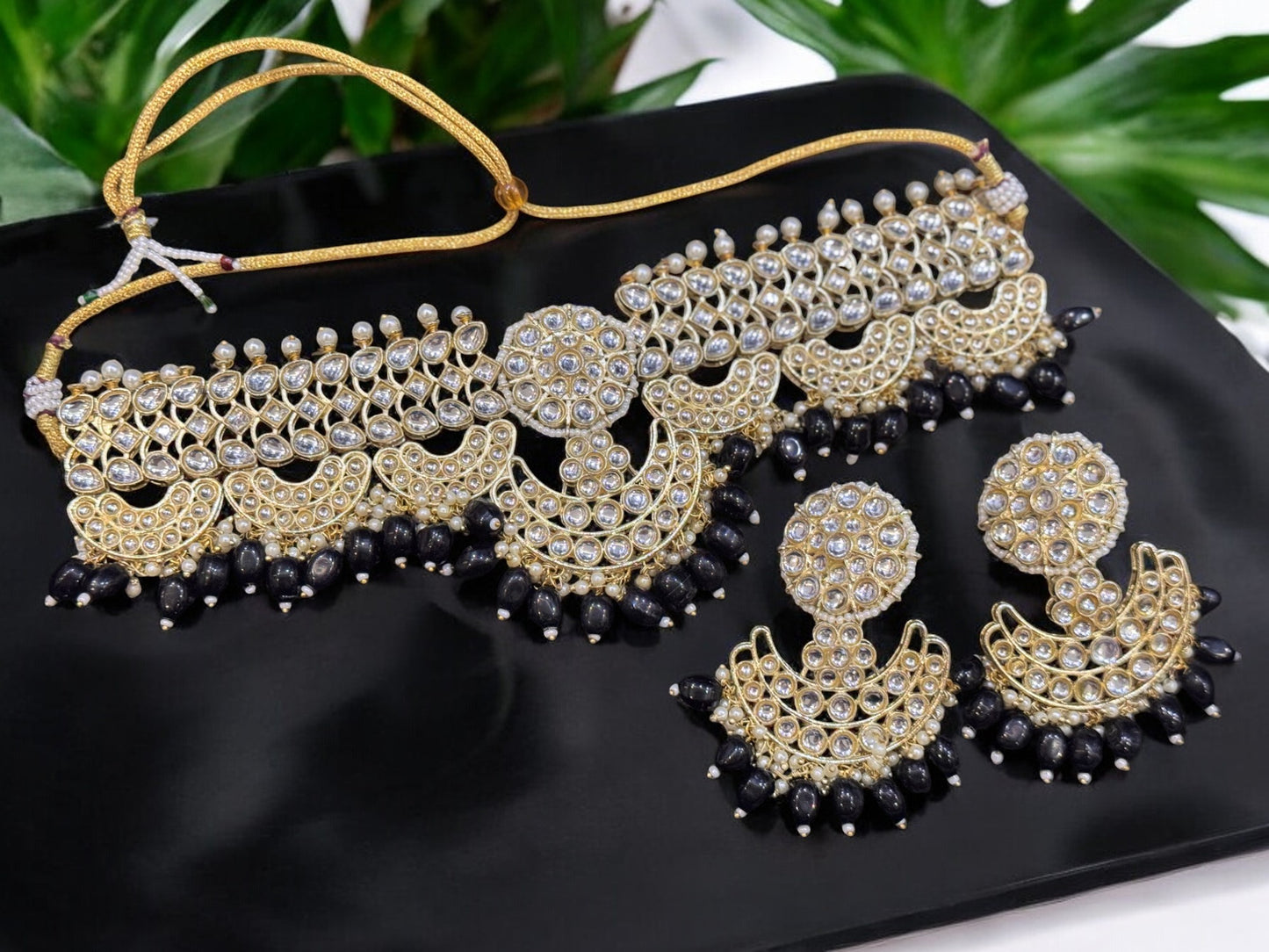 Gorg Black Kundan Necklace Set