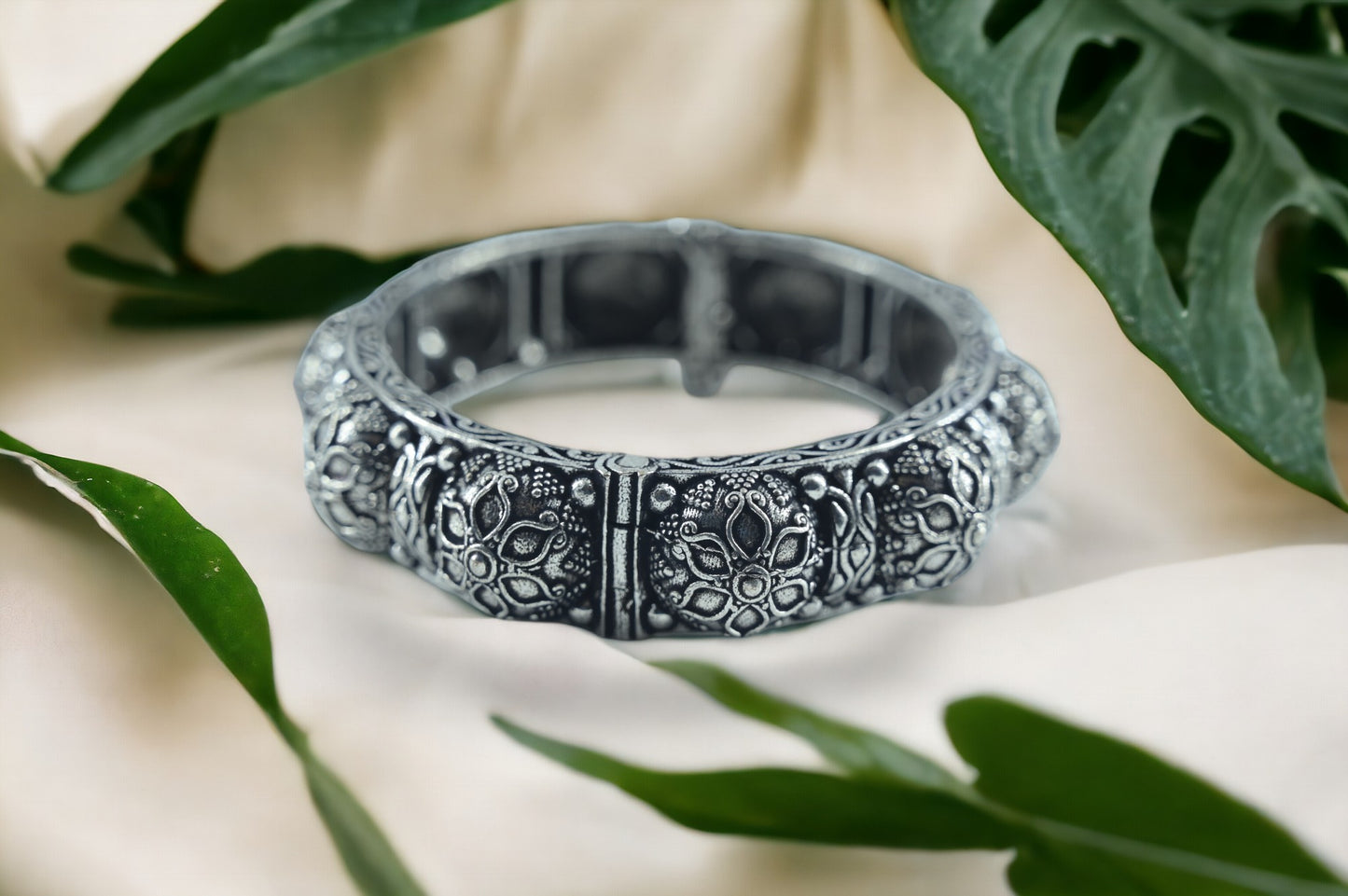 Flower Oxidised Bangle