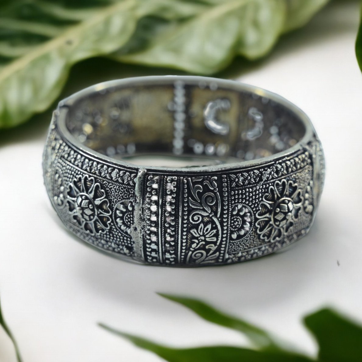 Flower Oxidised Bangle