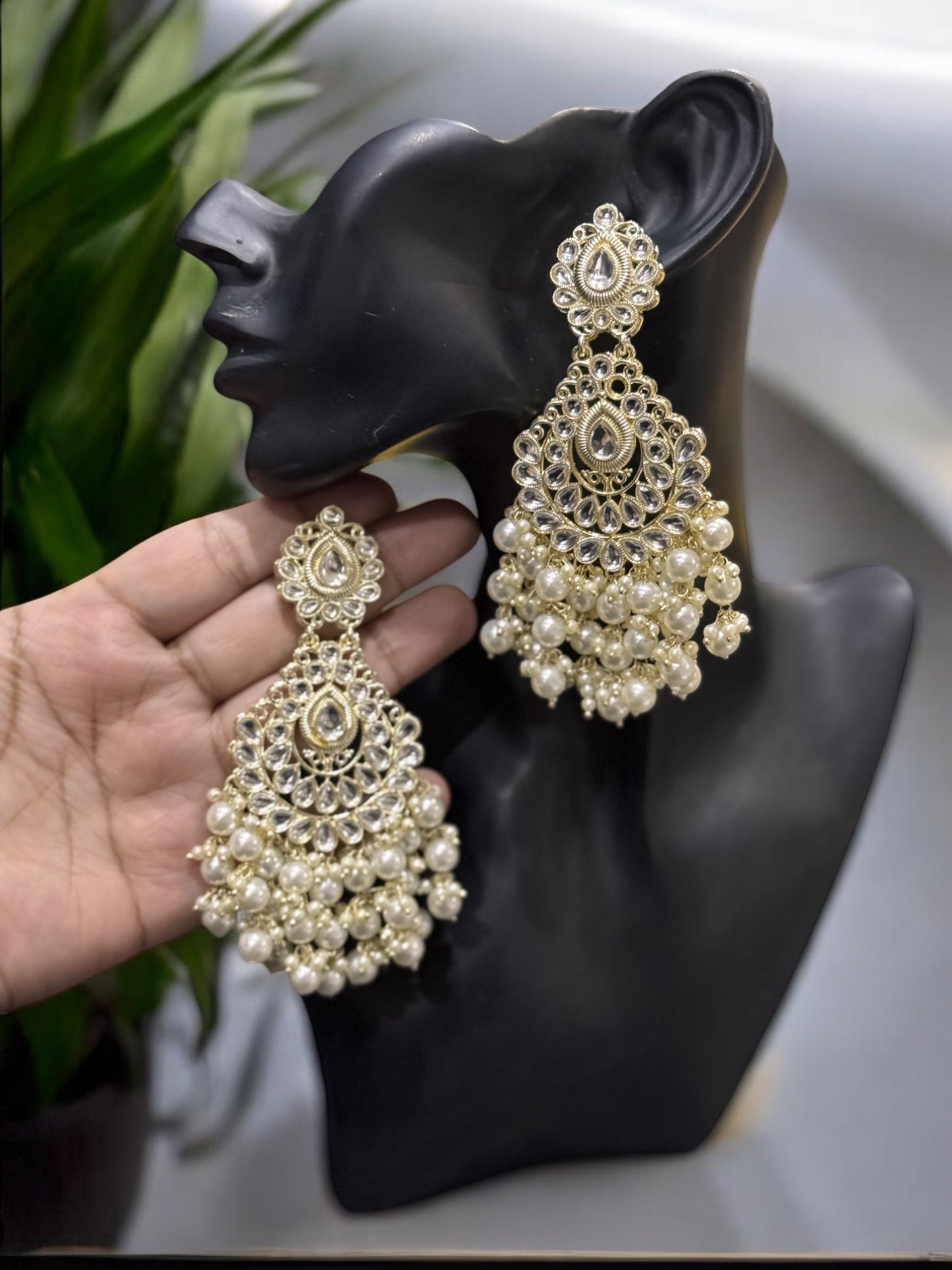 Off white Kundan & Pearl Earrings